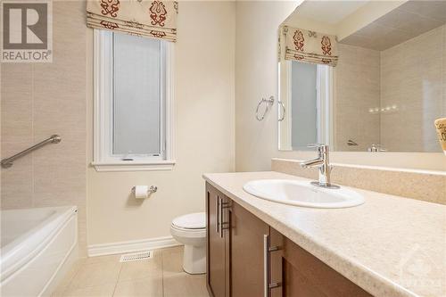 377 Twinflower Way, Ottawa, ON - Indoor Photo Showing Bathroom
