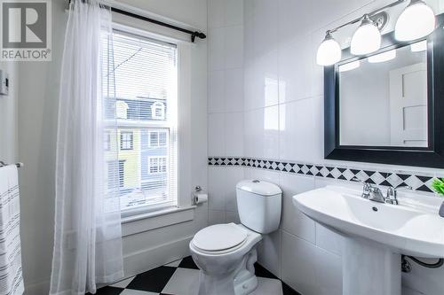 38 Prescott Street, St. John'S, NL - Indoor Photo Showing Bathroom