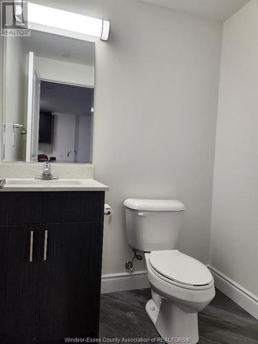 1489 Banwell Unit# 724, Windsor, ON - Indoor Photo Showing Bathroom