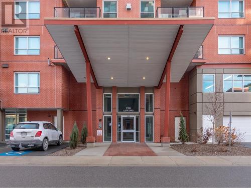3388 Skaha Lake Road Unit# 601, Penticton, BC - Outdoor With Facade