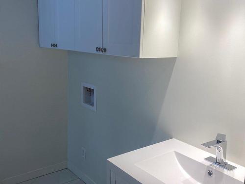 Logement - 593  - 597 Rue Belcourt, Drummondville, QC - Indoor Photo Showing Bathroom