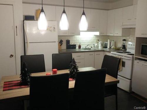 Logement - 593  - 597 Rue Belcourt, Drummondville, QC - Indoor Photo Showing Kitchen