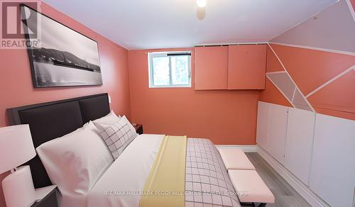 395 Little Ave, Barrie, ON - Indoor Photo Showing Bedroom