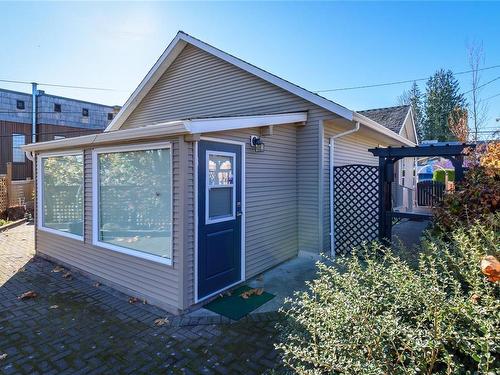 290 Cliffe Ave, Courtenay, BC - Outdoor With Exterior