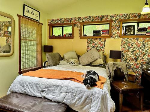 1498 Carrington Bay Rd, Cortes Island, BC - Indoor Photo Showing Bedroom