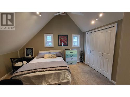 5211 Trans Canada Highway Unit# 4, Tappen, BC - Indoor Photo Showing Bedroom