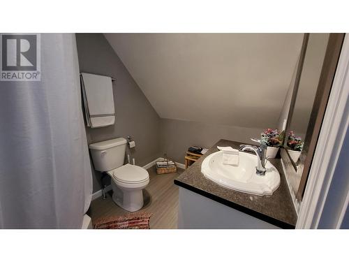 5211 Trans Canada Highway Unit# 4, Tappen, BC - Indoor Photo Showing Bathroom