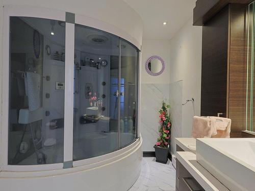 Bathroom - 700 Rue Robidoux, Marieville, QC - Indoor Photo Showing Bathroom