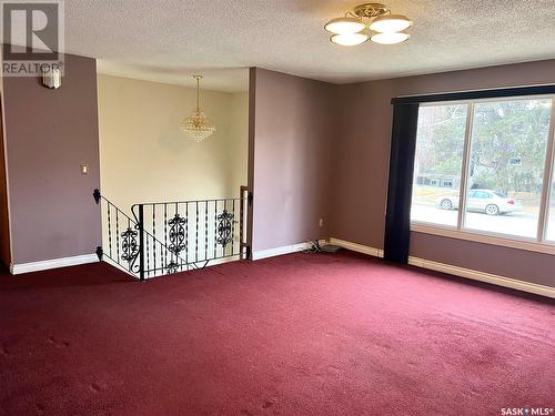 651 8Th Avenue Ne, Swift Current, SK - Indoor Photo Showing Other Room