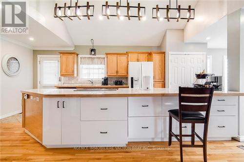 6240 167Th Avenue, Bainsville, ON - Indoor Photo Showing Kitchen