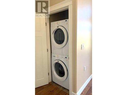 9100 Mackie Drive Unit# 211, Coldstream, BC - Indoor Photo Showing Laundry Room