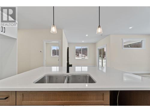 1840 10 Street Sw Unit# 24, Salmon Arm, BC - Indoor Photo Showing Kitchen With Double Sink