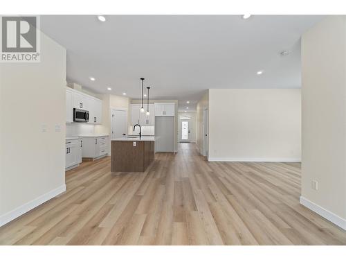 1840 10 Street Sw Unit# 24, Salmon Arm, BC - Indoor Photo Showing Kitchen