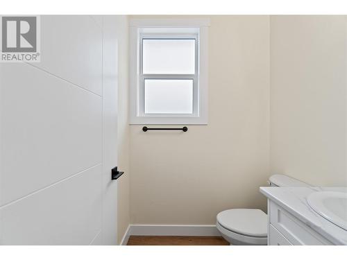 1840 10 Street Sw Unit# 24, Salmon Arm, BC - Indoor Photo Showing Bathroom