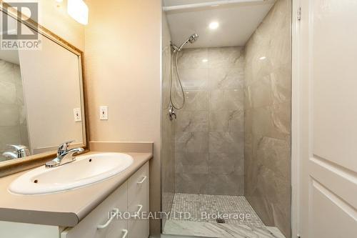 607 - 1276 Maple Crossing Boulevard, Burlington, ON - Indoor Photo Showing Bathroom