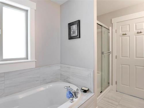 4932 Windsong Crescent, Kelowna, BC - Indoor Photo Showing Bathroom