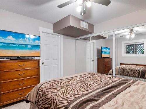 4932 Windsong Crescent, Kelowna, BC - Indoor Photo Showing Bedroom