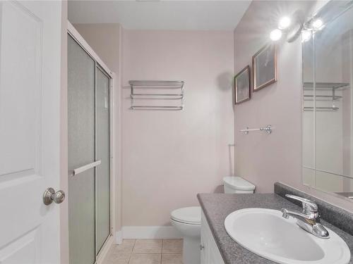 4932 Windsong Crescent, Kelowna, BC - Indoor Photo Showing Bathroom