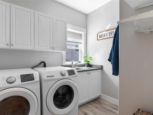 4932 Windsong Crescent, Kelowna, BC - Indoor Photo Showing Laundry Room