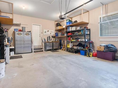 4932 Windsong Crescent, Kelowna, BC - Indoor Photo Showing Garage