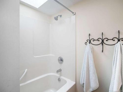 3065 Martin Rd, Campbell River, BC - Indoor Photo Showing Bathroom