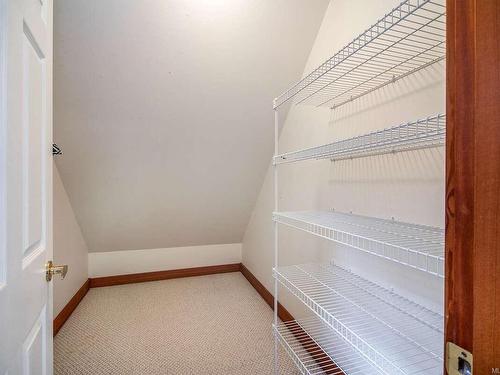 3065 Martin Rd, Campbell River, BC - Indoor With Storage