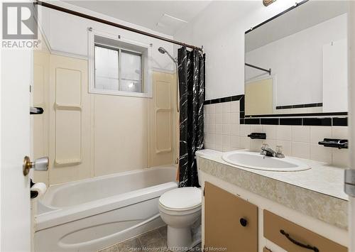 74 Murphy Ave, Moncton, NB - Indoor Photo Showing Bathroom