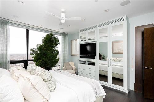Ph E 141 Wellington Crescent, Winnipeg, MB - Indoor Photo Showing Bedroom