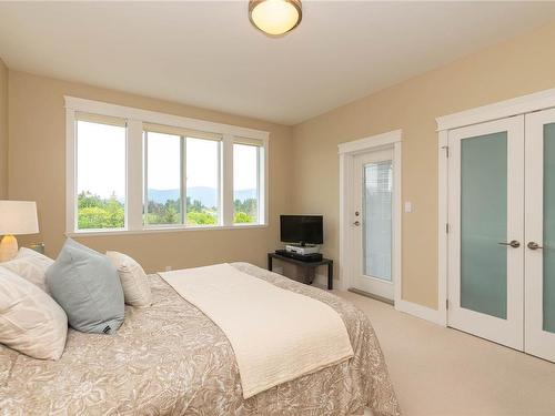 627 St. Andrews Lane, Cobble Hill, BC - Indoor Photo Showing Bedroom