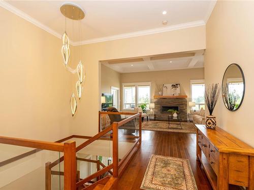 627 St. Andrews Lane, Cobble Hill, BC - Indoor With Fireplace