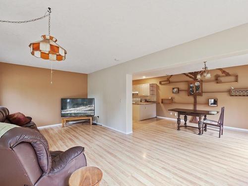 1324 Anderton Rd, Comox, BC - Indoor Photo Showing Living Room