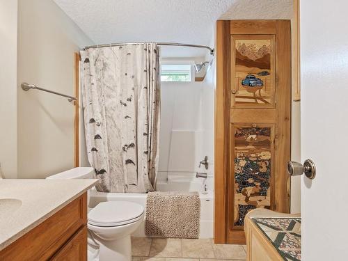 1324 Anderton Rd, Comox, BC - Indoor Photo Showing Bathroom