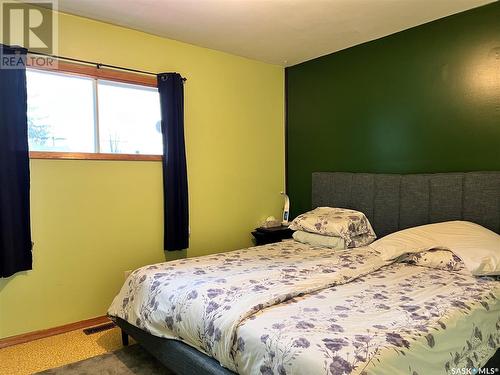 525 1St Avenue, Raymore, SK - Indoor Photo Showing Bedroom