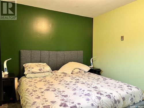525 1St Avenue, Raymore, SK - Indoor Photo Showing Bedroom
