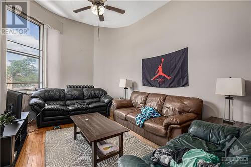 73 King Street W, Brockville, ON - Indoor Photo Showing Living Room