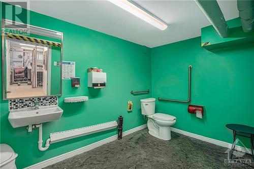 73 King Street W, Brockville, ON - Indoor Photo Showing Bathroom