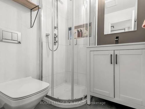 49 Elizabeth St, Orangeville, ON - Indoor Photo Showing Bathroom
