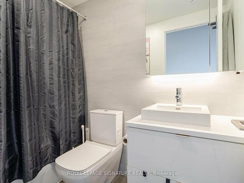 617-21 Lawren Harris Sq, Toronto, ON - Indoor Photo Showing Bathroom