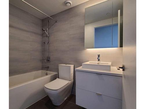 617-21 Lawren Harris Sq, Toronto, ON - Indoor Photo Showing Bathroom