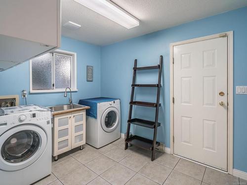 329 Mclean St South, Campbell River, BC - Indoor Photo Showing Laundry Room