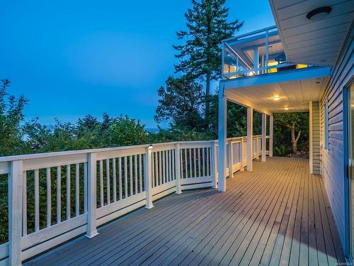 329 Mclean St South, Campbell River, BC - Outdoor With Deck Patio Veranda With Exterior