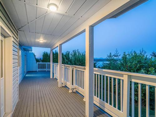 329 Mclean St South, Campbell River, BC - Outdoor With Deck Patio Veranda With Exterior