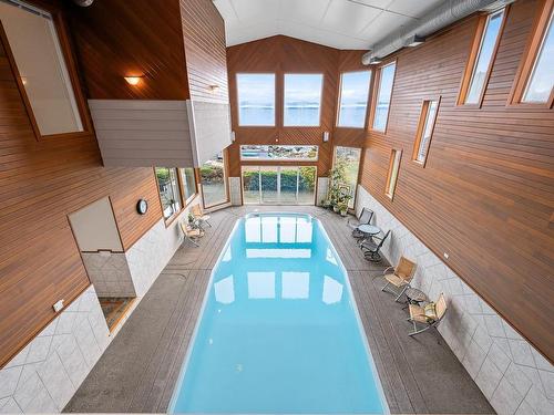 2270 Oyster Garden Rd, Campbell River, BC - Indoor Photo Showing Other Room With In Ground Pool