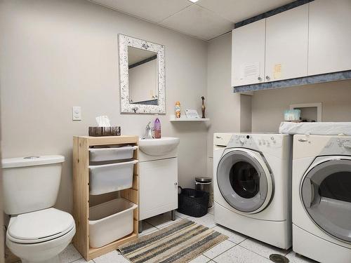 Salle de lavage - 513 Boul. Du Séminaire N., Saint-Jean-Sur-Richelieu, QC - Indoor Photo Showing Laundry Room