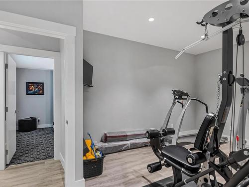 2725 Monte Vista Dr, Qualicum Beach, BC - Indoor Photo Showing Gym Room