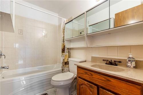 1295 Cannon Street E, Hamilton, ON - Indoor Photo Showing Bathroom
