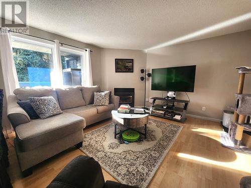 202 3033 Ospika Boulevard, Prince George, BC - Indoor Photo Showing Living Room