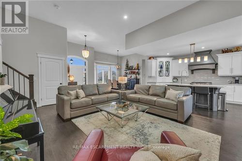 11 Taishan Place, Norfolk, ON - Indoor Photo Showing Living Room