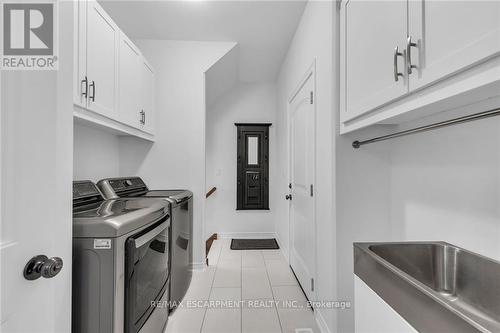 11 Taishan Place, Norfolk, ON - Indoor Photo Showing Laundry Room