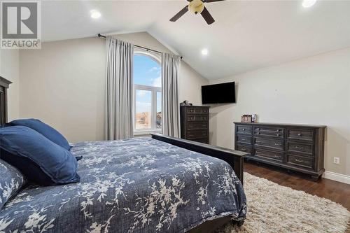 401 Hadfield Crescent, Sarnia, ON - Indoor Photo Showing Bedroom